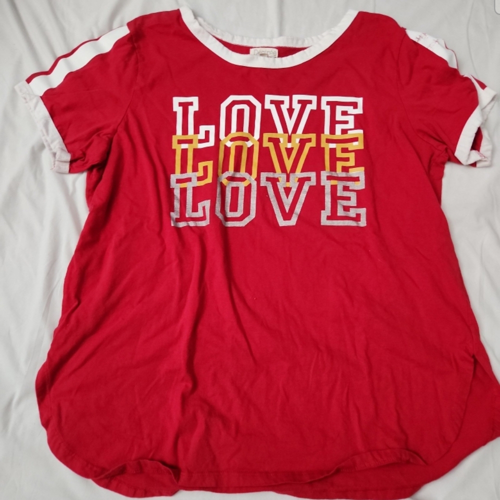 Desiree Women's Size 1X Red love shirt #CD3